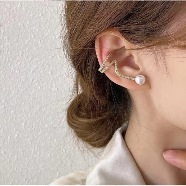 Avr Jewels Stunning Gold Plated Twisted Geometrical Pearl Rhinestone Classy Korean Earrings - Image 3