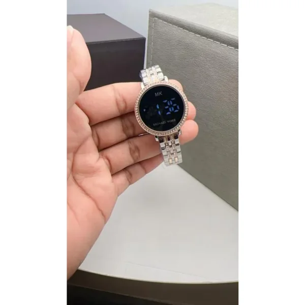 Trendy Michael Kors Watch For Women (SUP880)
