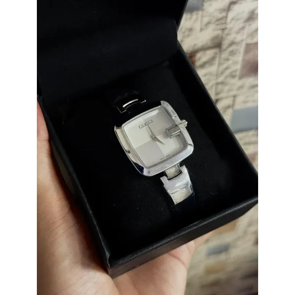 Stylish Gucci Watch For Women (SUP1020)