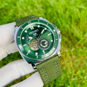 Stylish Seiko 5 Sports Automatic Watch For Men (LAB1095)