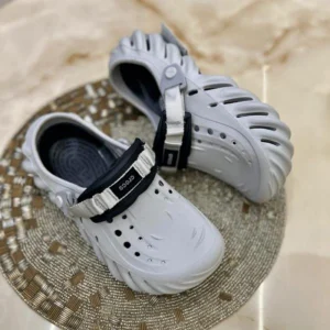 Crocs Echo Clogs