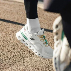 On Cloud Runner 2 Shoes